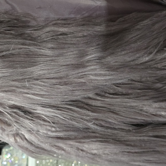 GORGOEUS Lavender Faux Fur Long Coat - Picture 6 of 7